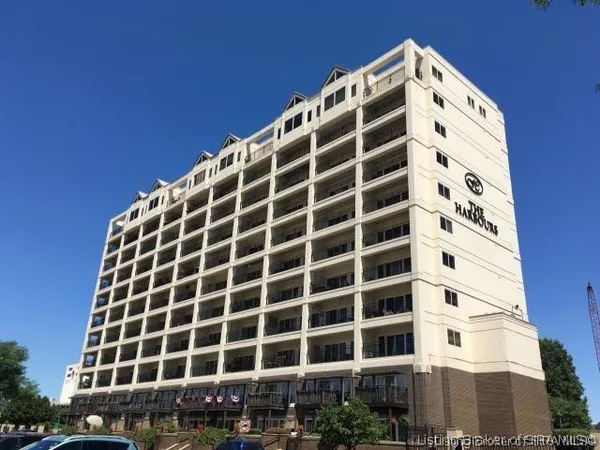 $234,800 | 1 Riverpointe Plaza, Unit 520, Jeffersonville, IN 47130