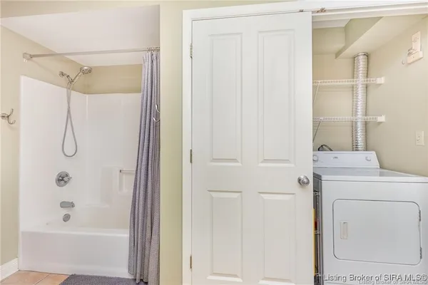 $234,800 | 1 Riverpointe Plaza, Unit 520, Jeffersonville, IN 47130