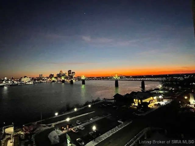 $234,800 | 1 Riverpointe Plaza, Unit 520, Jeffersonville, IN 47130