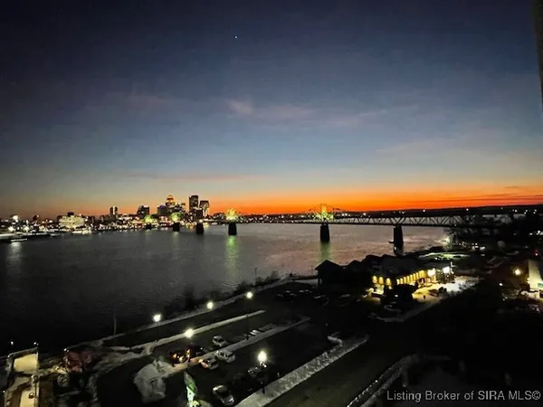 $234,800 | 1 Riverpointe Plaza, Unit 520, Jeffersonville, IN 47130