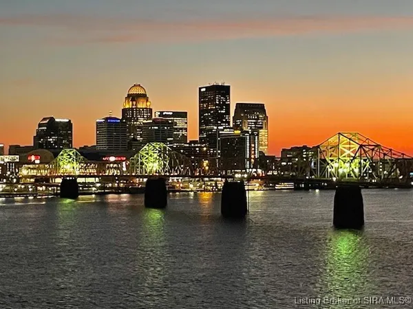 $234,800 | 1 Riverpointe Plaza, Unit 520, Jeffersonville, IN 47130