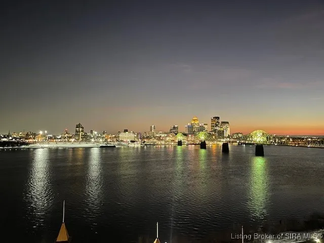 $234,800 | 1 Riverpointe Plaza, Unit 520, Jeffersonville, IN 47130