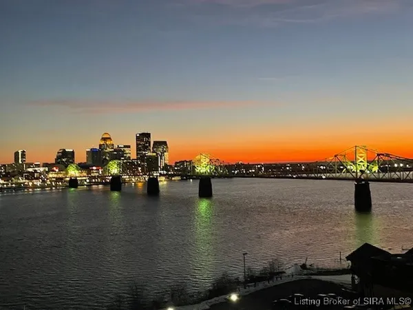 $234,800 | 1 Riverpointe Plaza, Unit 520, Jeffersonville, IN 47130