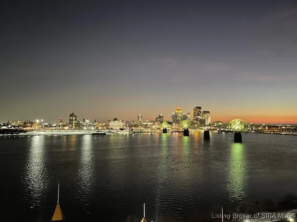 $234,800 | 1 Riverpointe Plaza, Unit 520, Jeffersonville, IN 47130