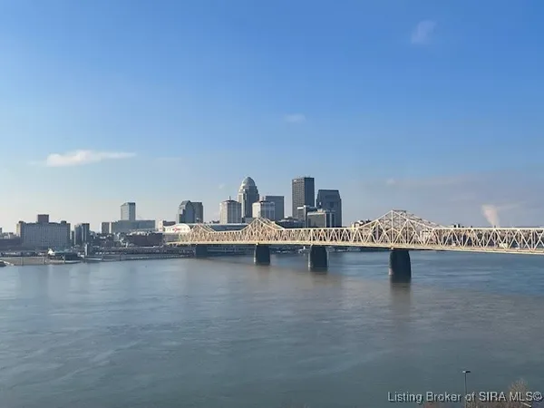 $234,800 | 1 Riverpointe Plaza, Unit 520, Jeffersonville, IN 47130