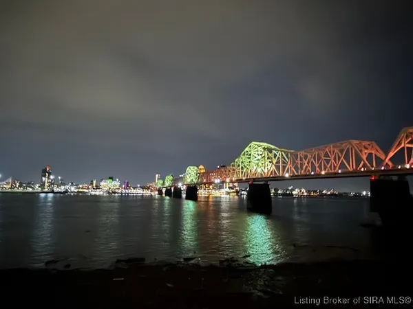 $234,800 | 1 Riverpointe Plaza, Unit 520, Jeffersonville, IN 47130