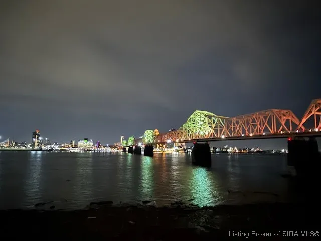 $234,800 | 1 Riverpointe Plaza, Unit 520, Jeffersonville, IN 47130