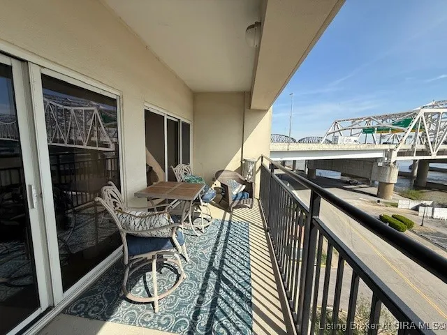 $234,800 | 1 Riverpointe Plaza, Unit 520, Jeffersonville, IN 47130