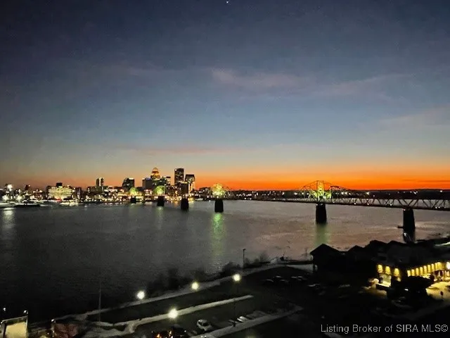 $234,800 | 1 Riverpointe Plaza, Unit 520, Jeffersonville, IN 47130