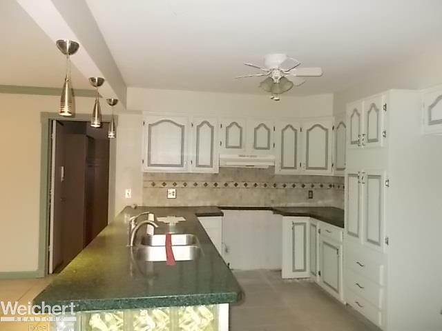 47380 Card Road Macomb, MI 48044 - Photo 6 of 25 31367912-5.JPG