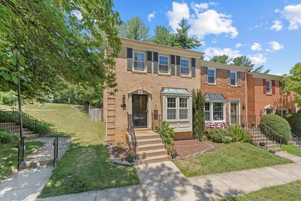 $3,700 | 7428 Chummley Court, Falls Church, VA 22043