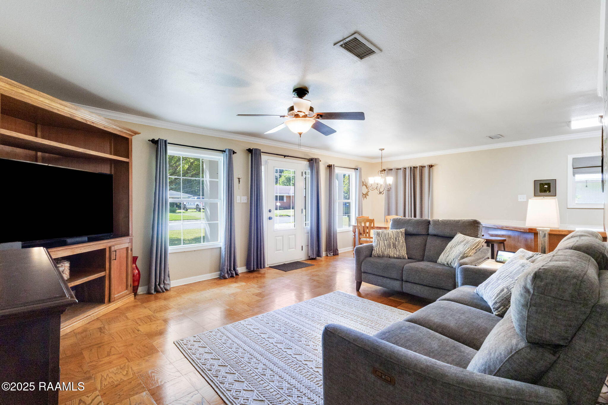 123 Parduton Street Lafayette, LA 70503 - Photo 7 of 18 9-web-or-mls-123 Parduton St-8