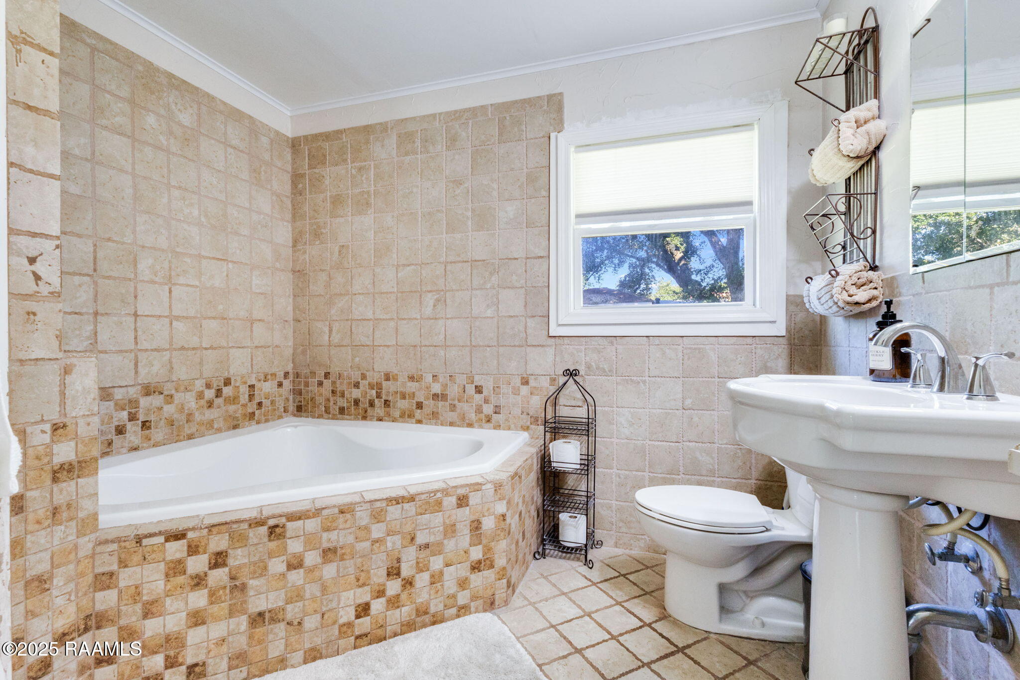 123 Parduton Street Lafayette, LA 70503 - Photo 9 of 18 7-web-or-mls-123 Parduton St-6