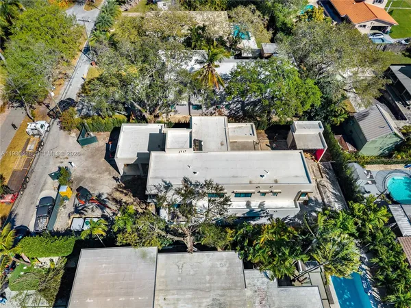 $5,850,000 | 820 Northeast 111th Street, Biscayne Park, FL 33161