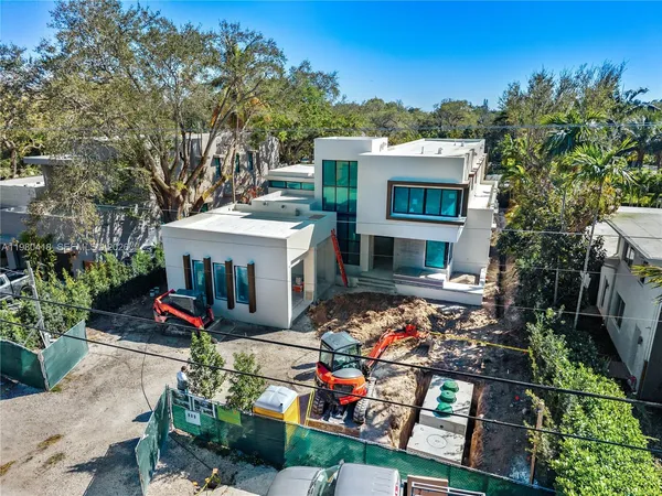 $5,850,000 | 820 Northeast 111th Street, Biscayne Park, FL 33161