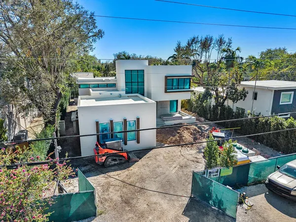 $5,850,000 | 820 Northeast 111th Street, Biscayne Park, FL 33161