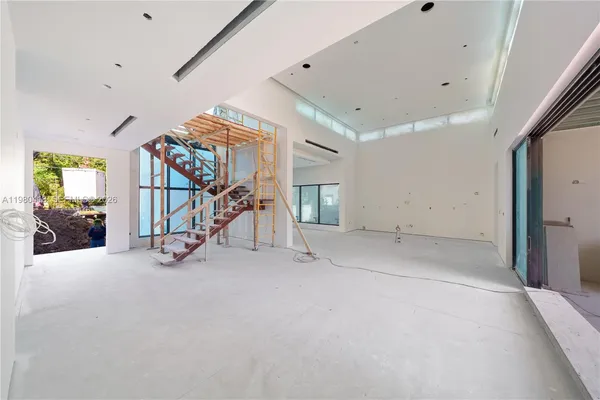 $5,850,000 | 820 Northeast 111th Street, Biscayne Park, FL 33161