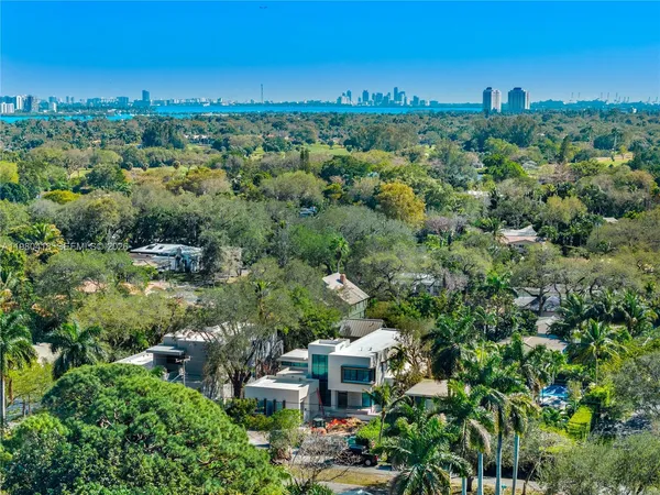$5,850,000 | 820 Northeast 111th Street, Biscayne Park, FL 33161