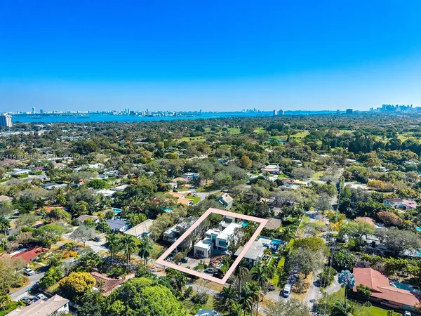 $5,850,000 | 820 Northeast 111th Street, Biscayne Park, FL 33161