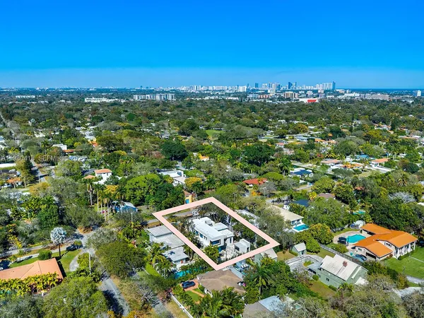 $5,850,000 | 820 Northeast 111th Street, Biscayne Park, FL 33161