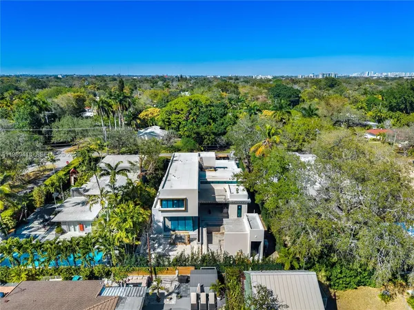 $5,850,000 | 820 Northeast 111th Street, Biscayne Park, FL 33161