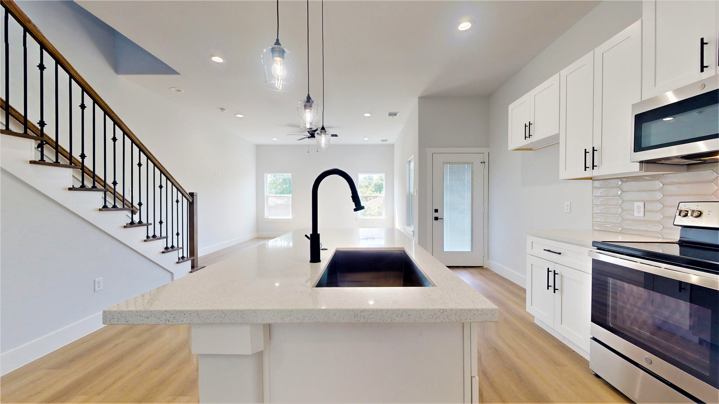 12230 Kirkgard Drive Houston, TX 77045 - Photo 11 of 50