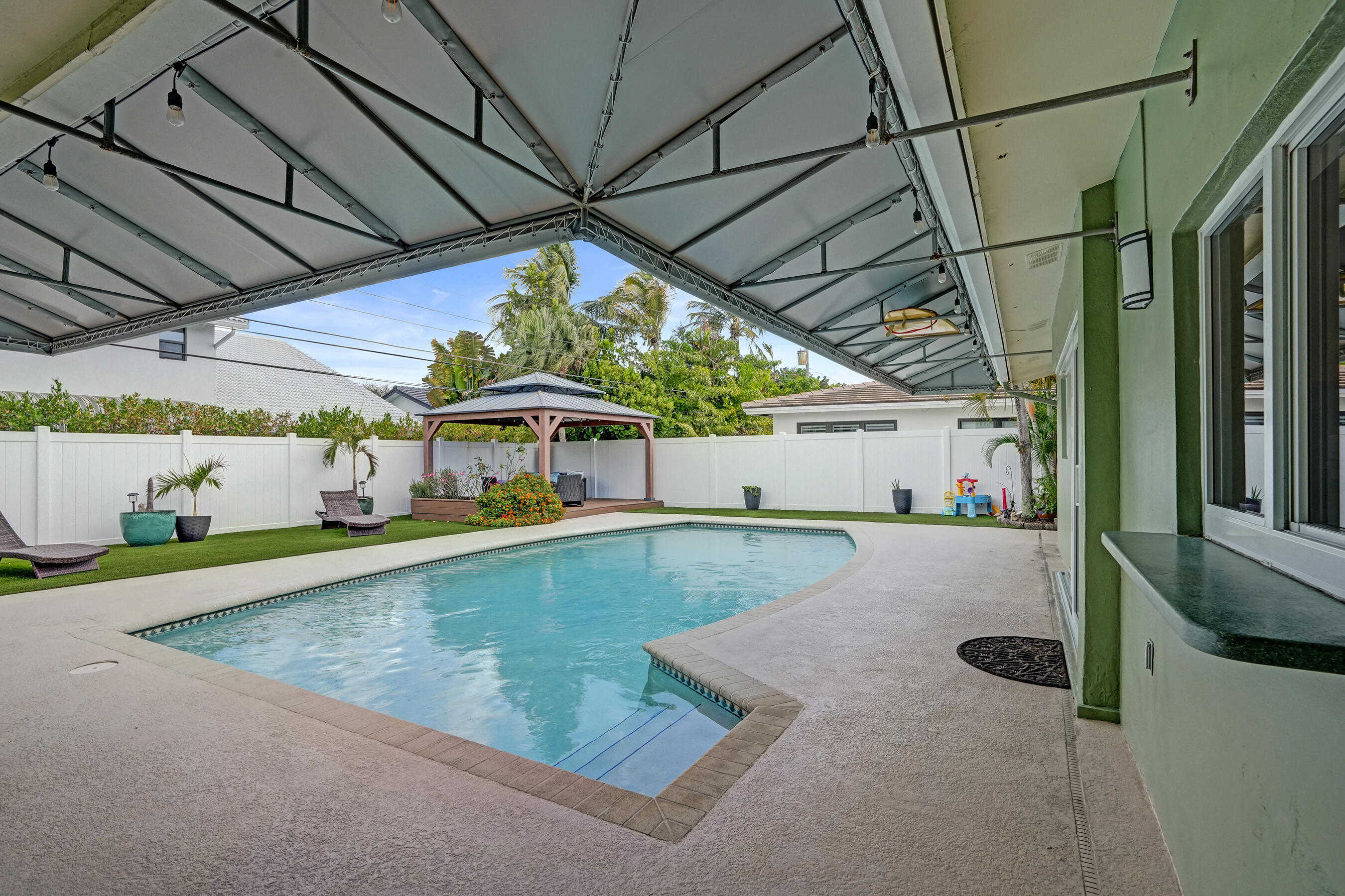 3001 Northeast 45th Street Lighthouse Point, FL 33064 - Photo 3 of 67 DSC04184