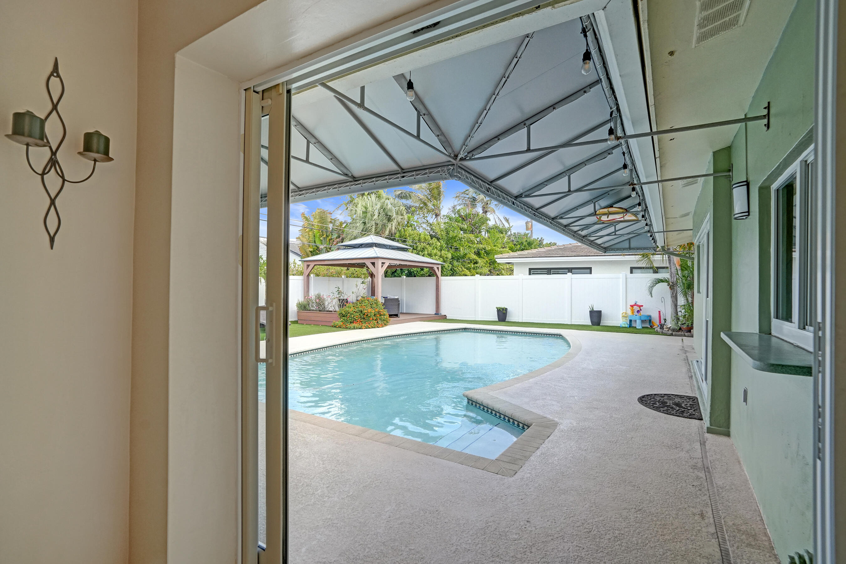 3001 Northeast 45th Street Lighthouse Point, FL 33064 - Photo 45 of 67 DSC04181