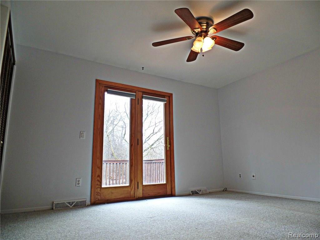 160 North Baldwin Road Oxford, MI 48371 - Photo 22 of 40 SAM_7570.JPG