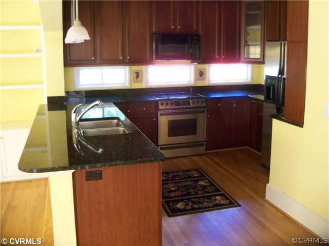5210 New Kent Road Richmond, VA 23225 - Photo 4 of 12 Kitchen - GRANITE COUNTERTOP, STAINLESS STEEL DISH
