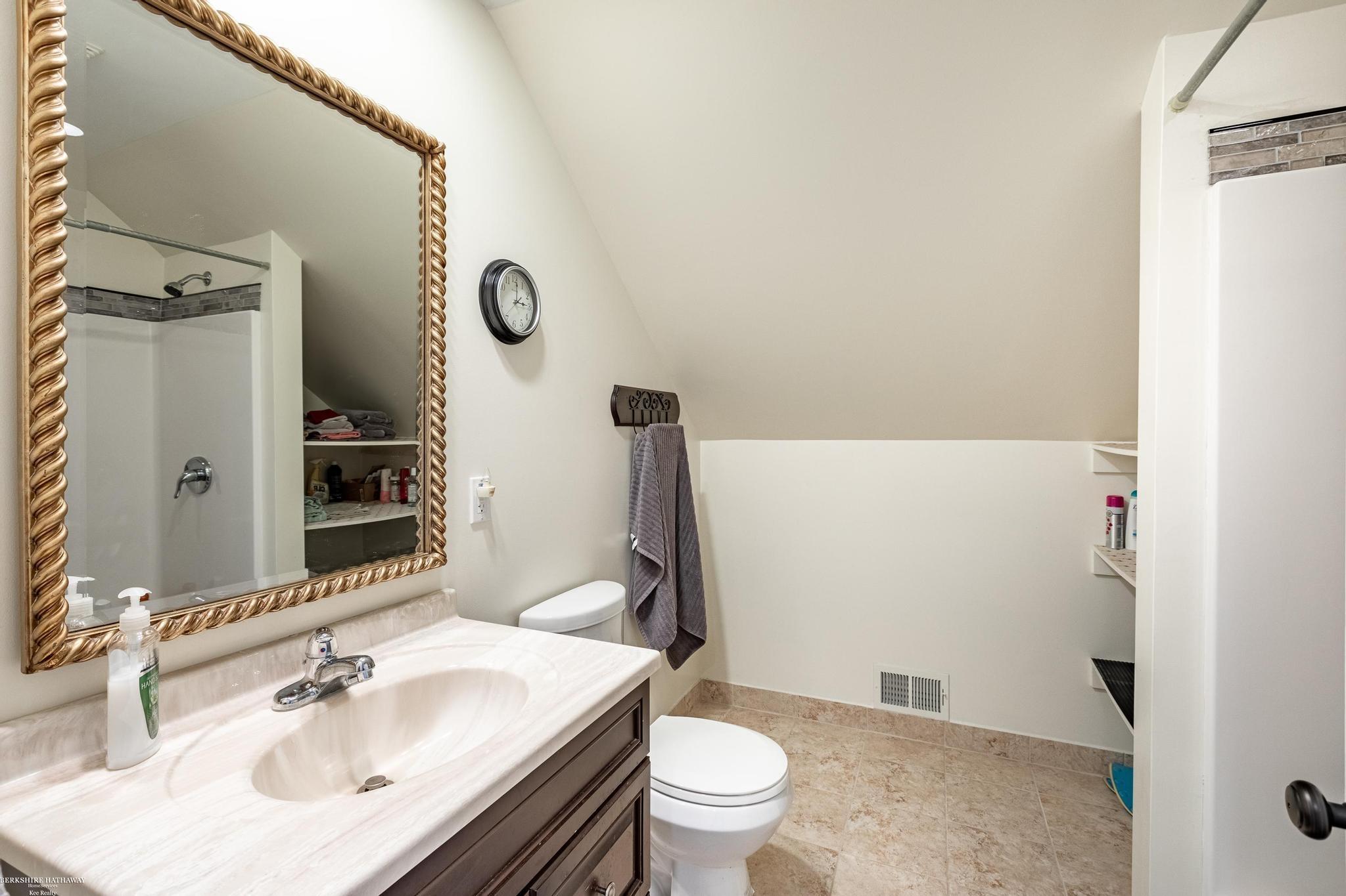 229 Harriet Street Romeo, MI 48065 - Photo 20 of 40 50090559-19.JPG