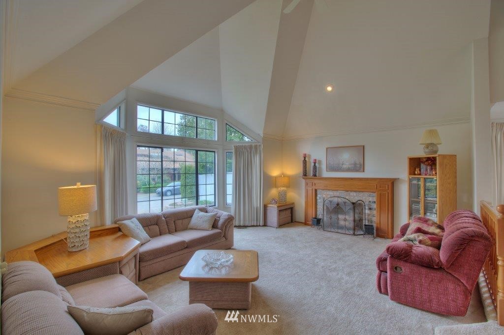 18312 112th Avenue Southeast Renton, WA 98055 - Photo 4 of 12