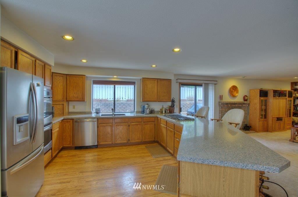 18312 112th Avenue Southeast Renton, WA 98055 - Photo 5 of 12