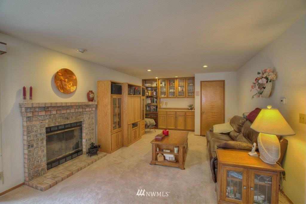 18312 112th Avenue Southeast Renton, WA 98055 - Photo 7 of 12