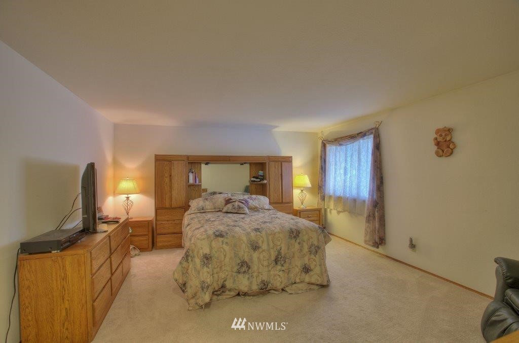 18312 112th Avenue Southeast Renton, WA 98055 - Photo 9 of 12