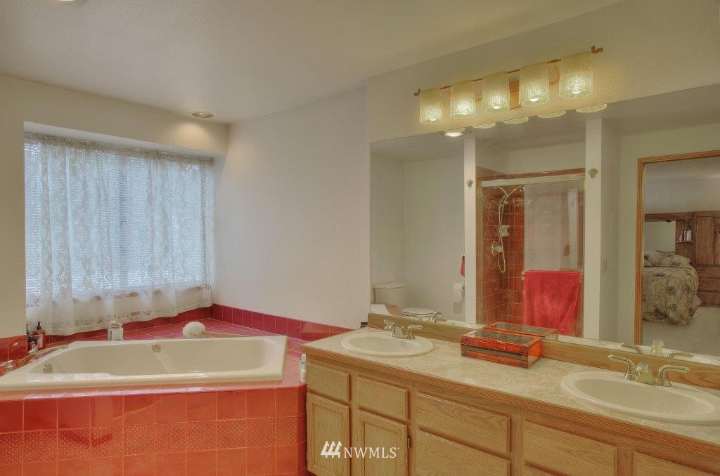 18312 112th Avenue Southeast Renton, WA 98055 - Photo 10 of 12