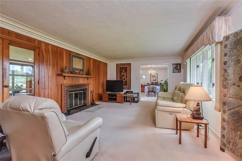 331 Thomas Road Venetia, PA 15367 - Photo 3 of 24