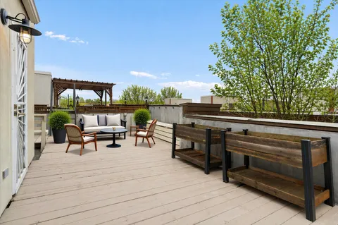 $630,000 | 1012 South Loomis Street, Unit D, Chicago, IL 60607