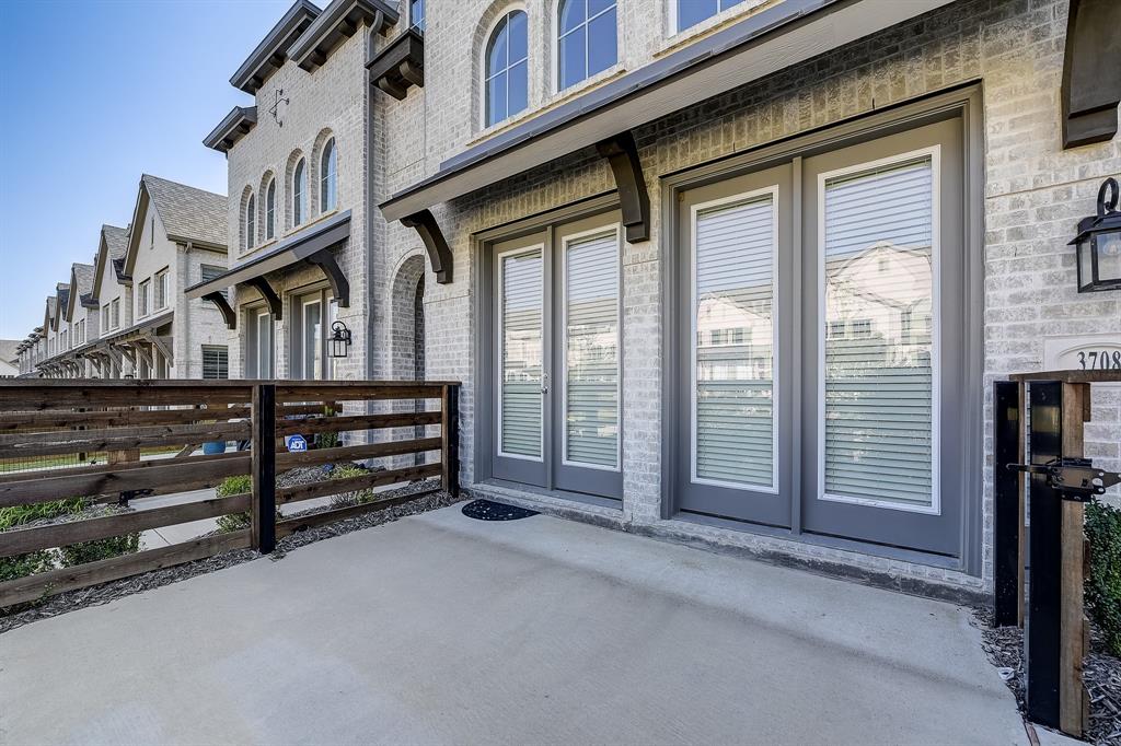 3708 Queen Road Sherman, TX 75090 - Photo 4 of 40 a view of a house with a street