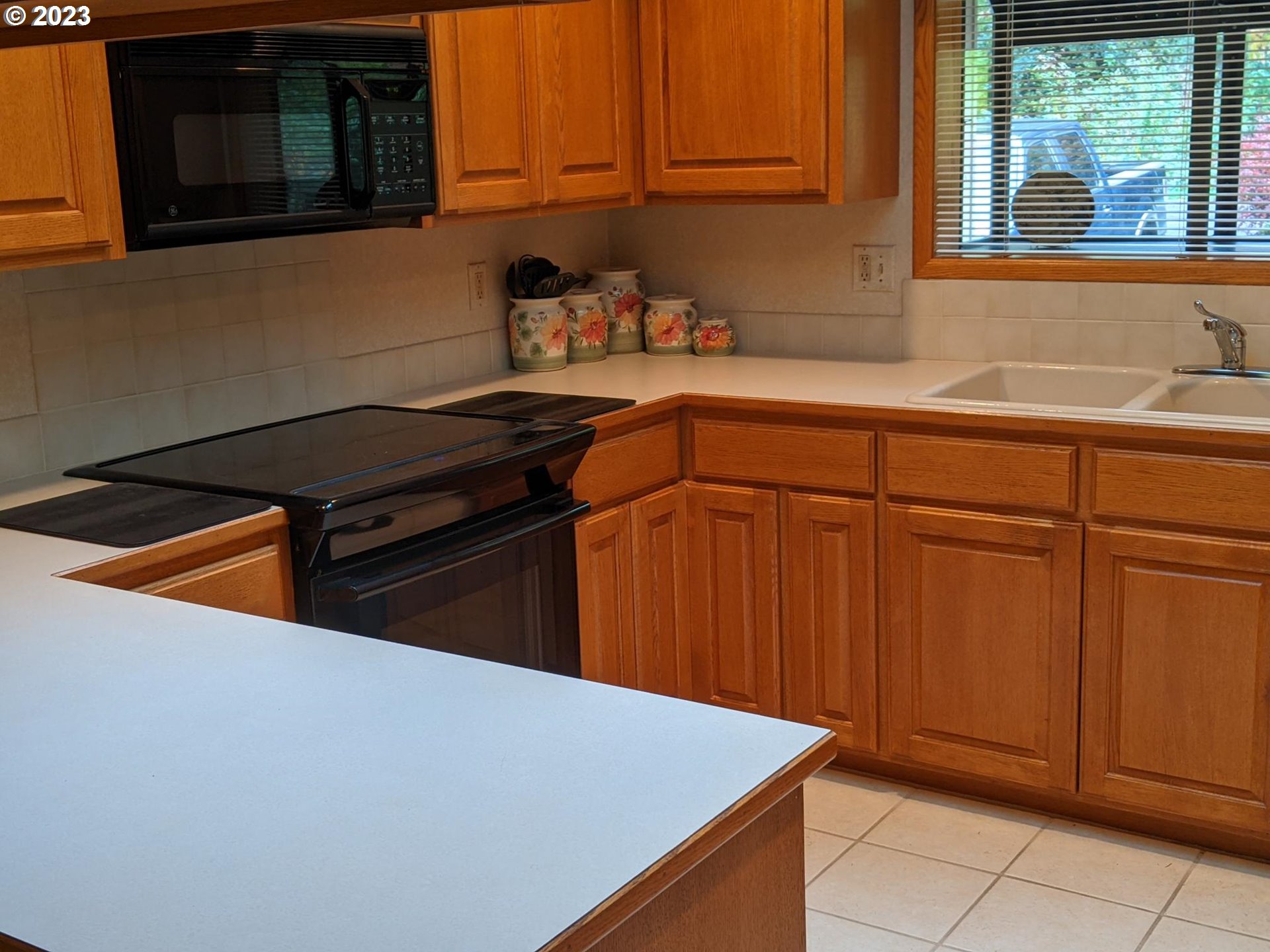 41511 Deerhorn Road Springfield, OR 97478 - Photo 5 of 14 Gallery Image 5