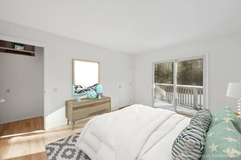 $2,495,000 | 33 Oakhill Lane, East Hampton, NY 11937