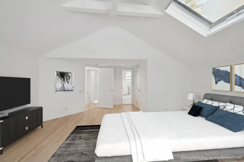 $2,495,000 | 33 Oakhill Lane, East Hampton, NY 11937