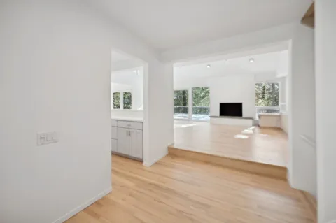 $2,495,000 | 33 Oakhill Lane, East Hampton, NY 11937