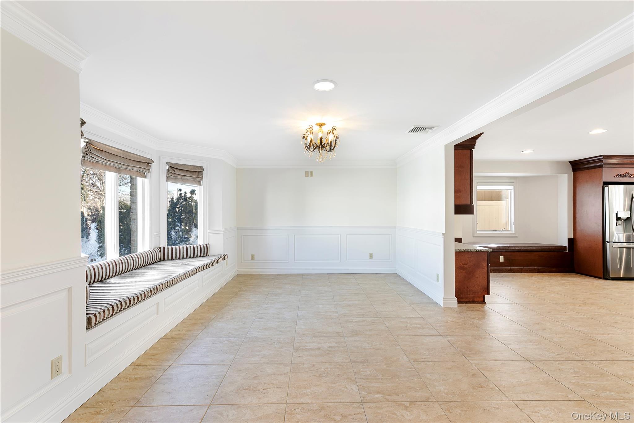 2904 Riverside Drive Wantagh, NY 11793 - Photo 5 of 19