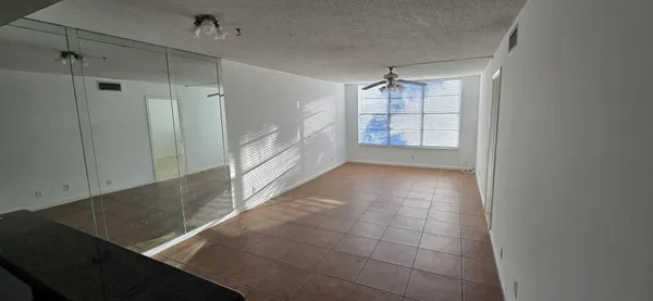 $2,000 | 9949 Sandalfoot Boulevard, Unit 531, Boca Raton, FL 33428