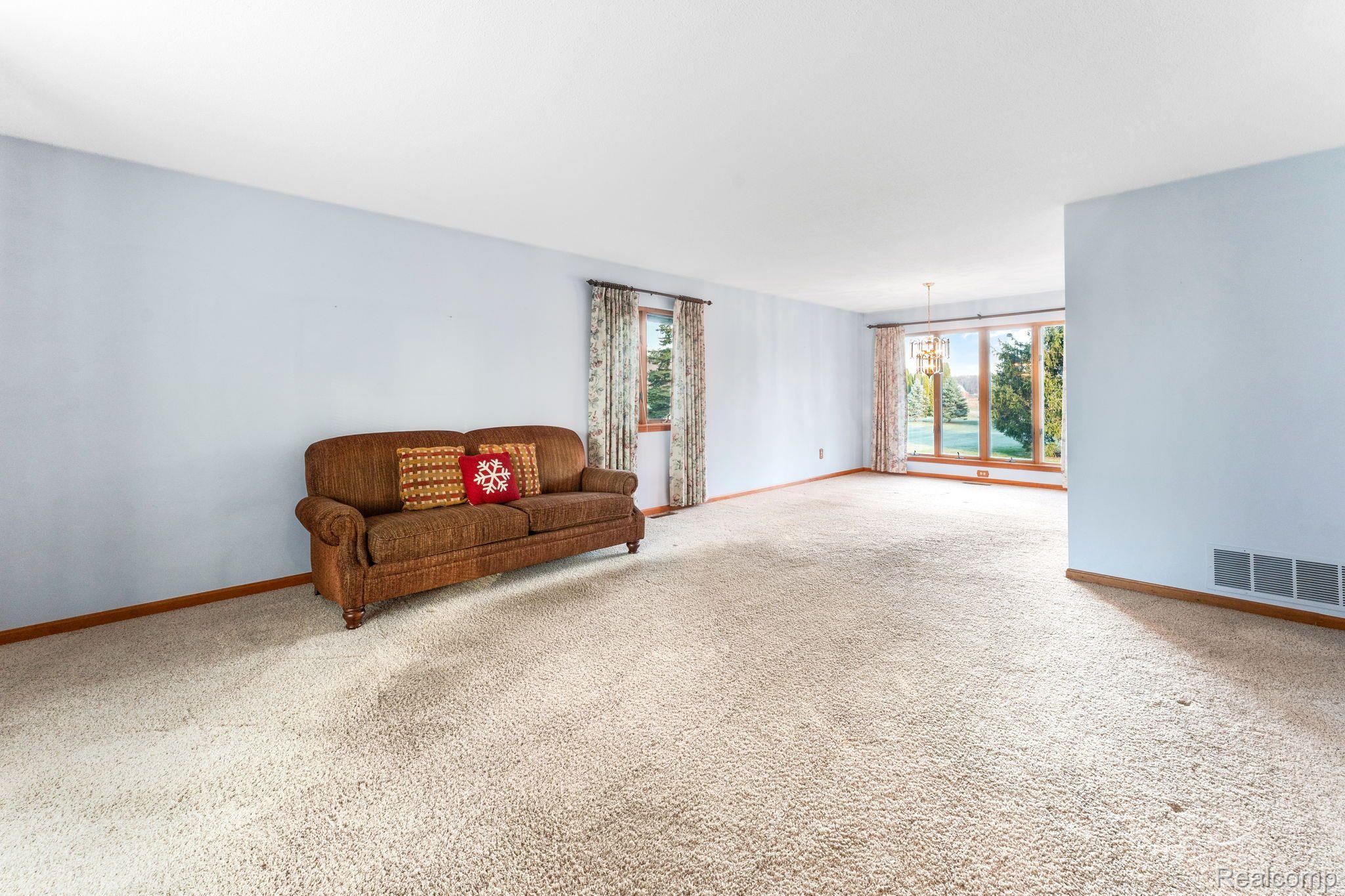 9212 West Albain Road Ida, MI 48140 - Photo 15 of 46 LIVING ROOM/DINING ROOM