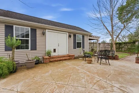 $300,000 | 1304 Theriot Road, Lake Charles, LA 70611