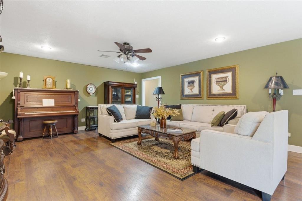 1304 Theriot Road Lake Charles, LA 70611 - Photo 8 of 35 Living Area