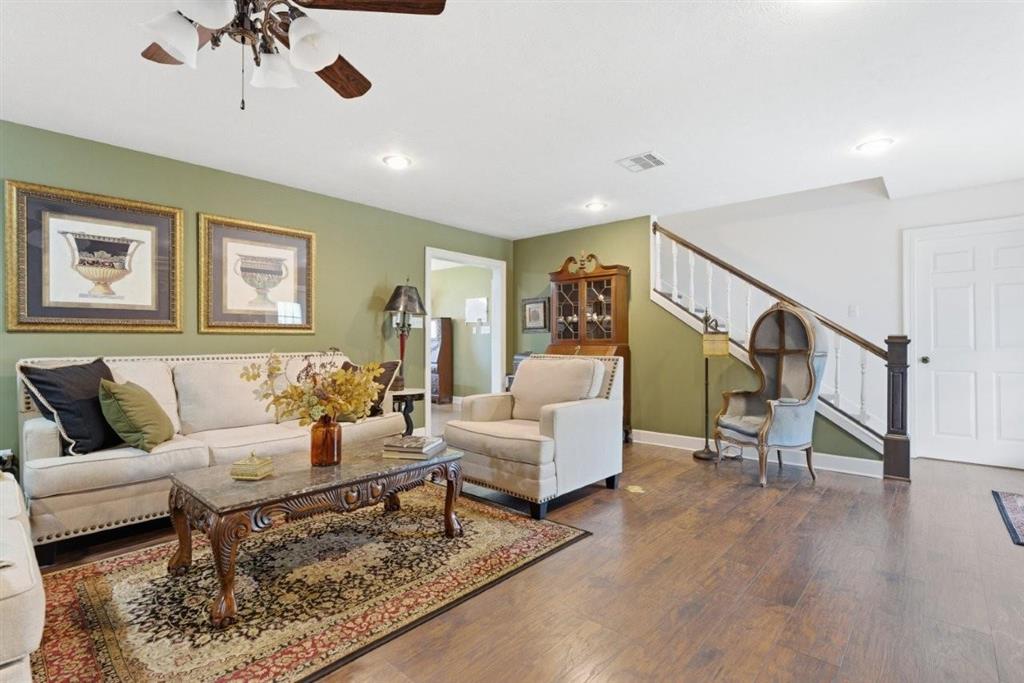 1304 Theriot Road Lake Charles, LA 70611 - Photo 10 of 35 Living Area