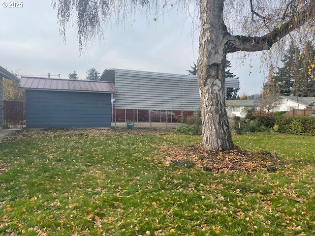 2620 North 23rd Street Springfield, OR 97477 - Photo 23 of 24 a front view of a house with garden